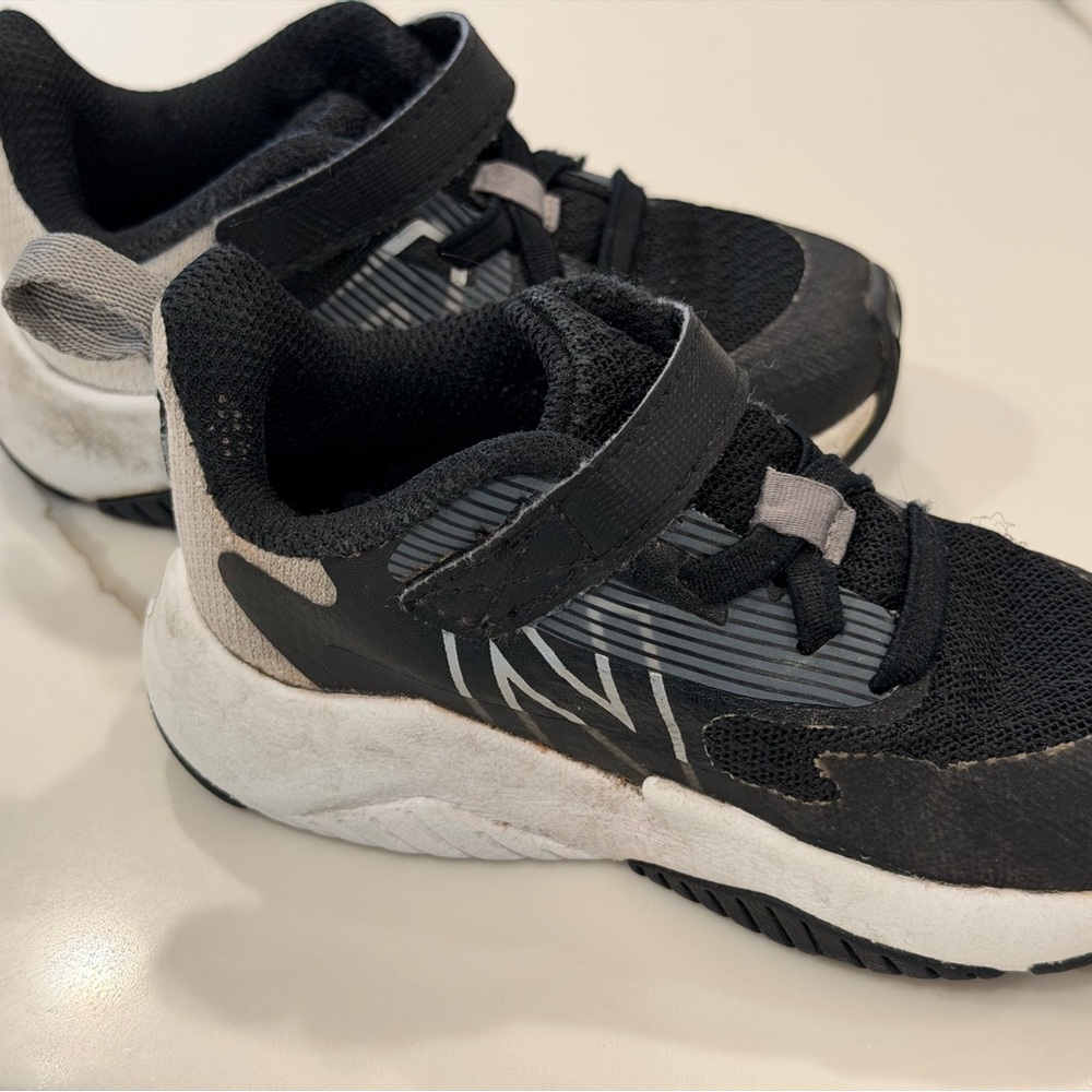 New Balance Toddler 6.5 Black and Gray Sneakers